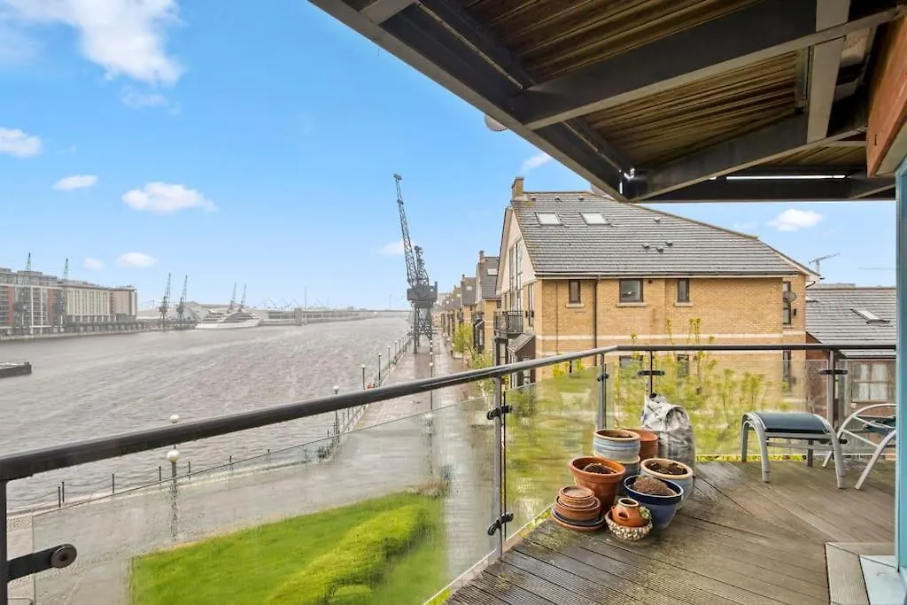 런던 2 Bed Docklands Apt- 02 & Excel 아파트 영국