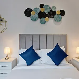 Apartment Imperial Liverpool Street, London